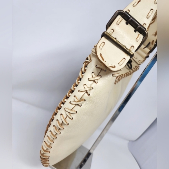 Fendi Runway Oyster Shaped Leather & Metal Shoulder Bag - Picture 8 of 16